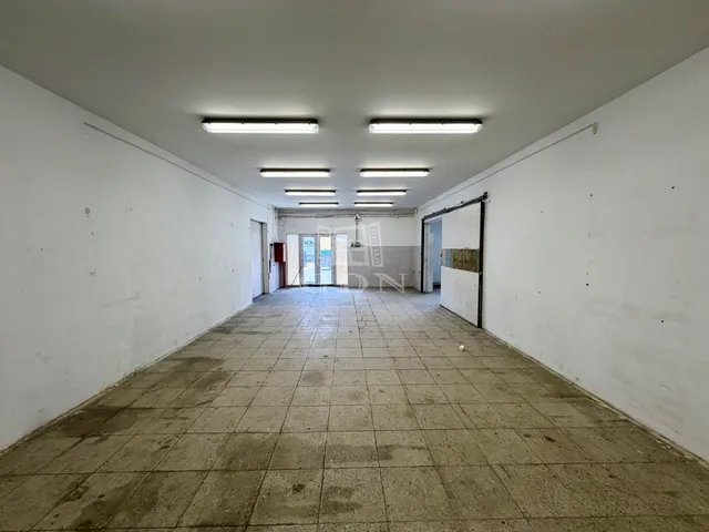 Kiadó kereskedelmi és ipari ingatlan Fót 107 nm