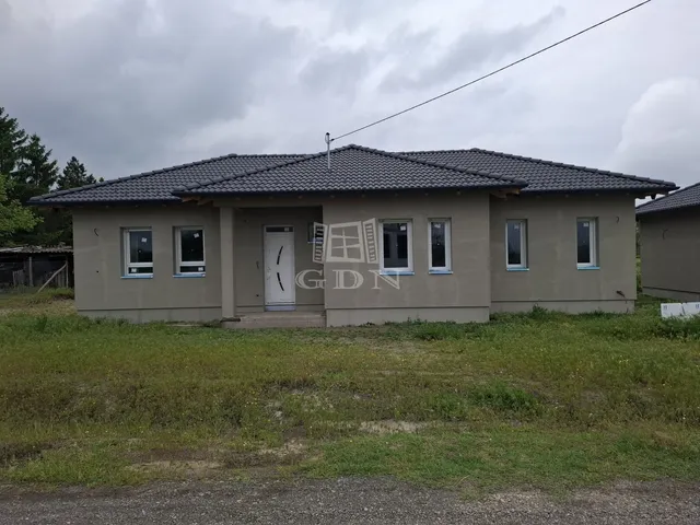 Eladó ház Szigetbecse 100 nm
