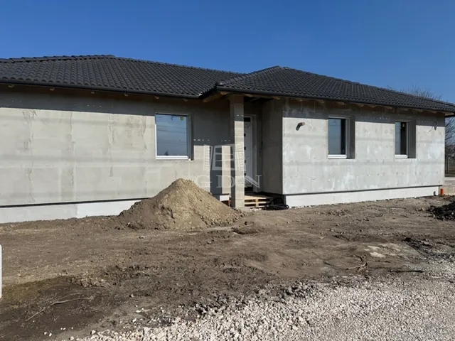 Eladó ház Szigetcsép 100 nm