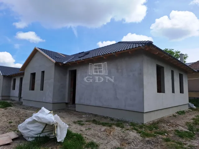 Eladó ház Kiskunlacháza 67 nm