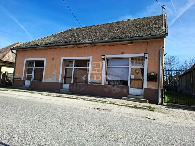 Eladó ház Szigetújfalu 200 nm