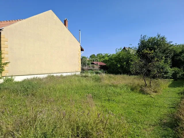 Eladó telek Szigetszentmiklós 692 nm