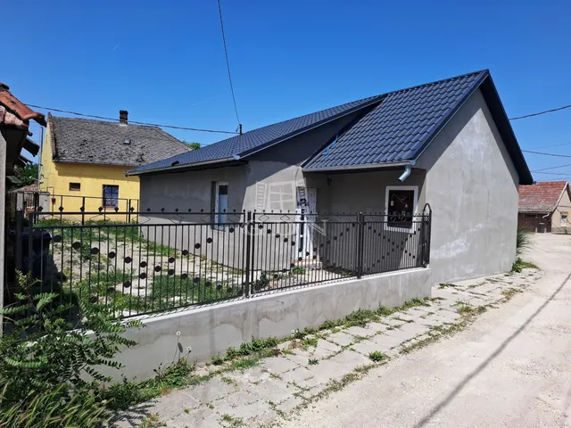Eladó ház Kiskunlacháza 54 nm