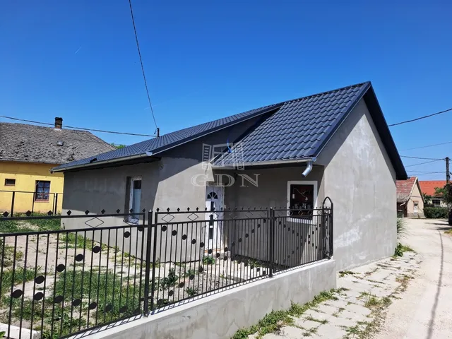 Eladó ház Kiskunlacháza 54 nm