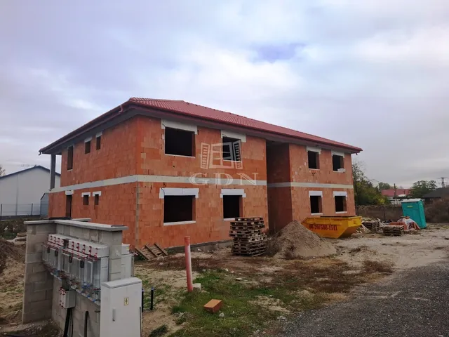 Eladó kereskedelmi és ipari ingatlan Szigethalom 104 nm