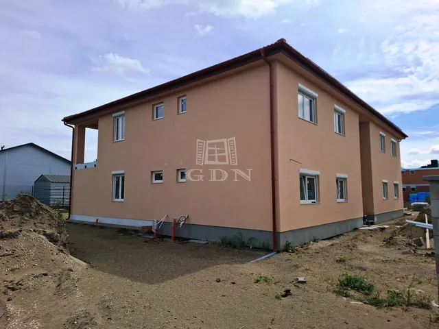 Eladó kereskedelmi és ipari ingatlan Szigethalom 104 nm