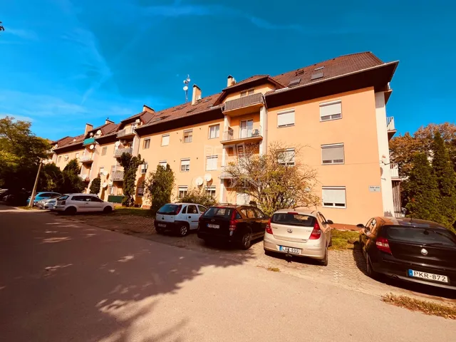 Eladó lakás Tököl, Pesti úti lakótelep 55 nm