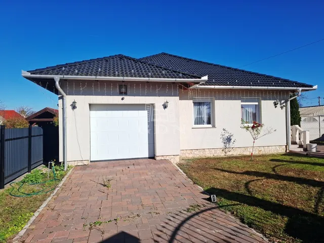 Eladó ház Tököl, Papkert 92 nm