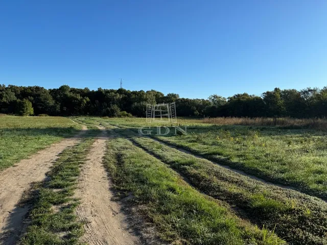 Eladó telek Tököl 825 nm