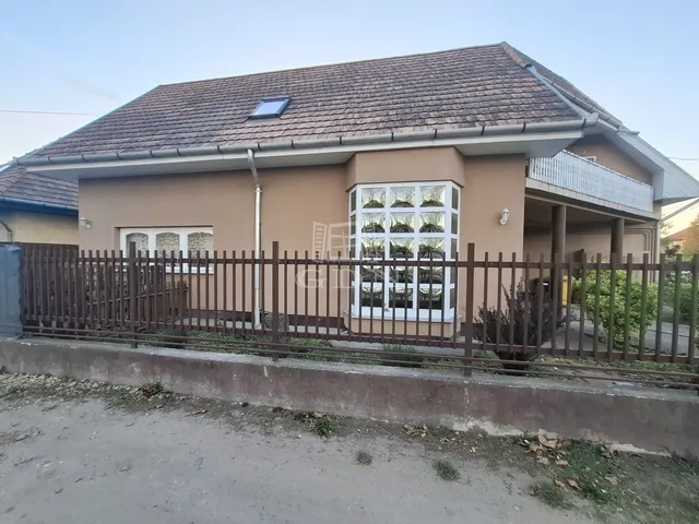 Eladó ház Gyál 99 nm