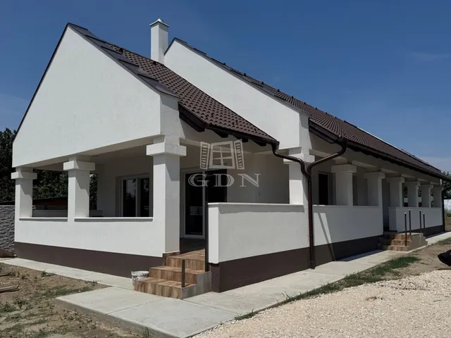 Kiadó ház Tököl 100 nm