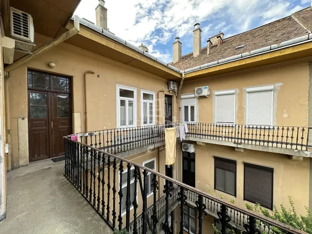 Eladó lakás Székesfehérvár, Belváros 73 nm