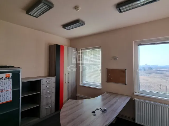 Kiadó kereskedelmi és ipari ingatlan Székesfehérvár 1041 nm
