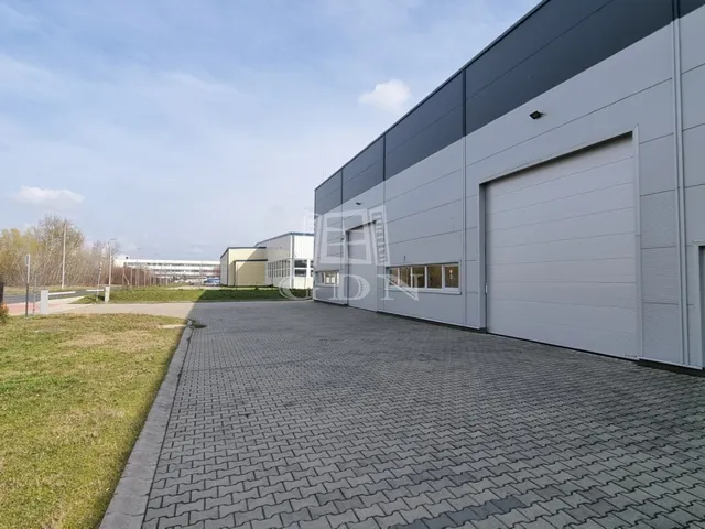 Kiadó kereskedelmi és ipari ingatlan Székesfehérvár 480 nm