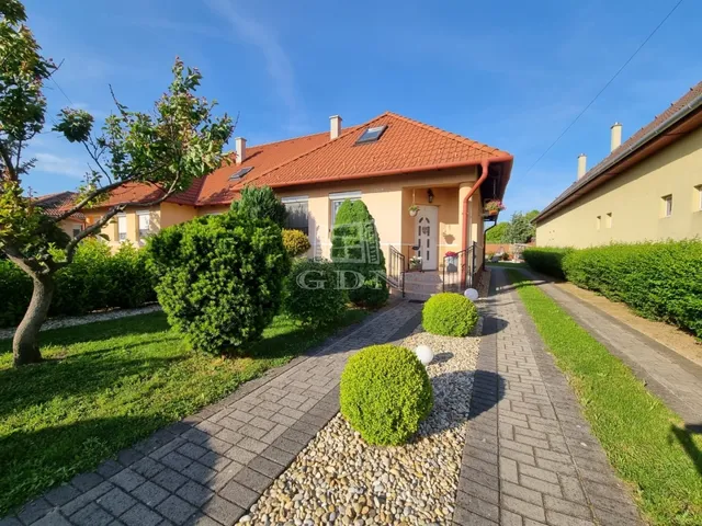 Eladó ház Székesfehérvár, Feketehegy 97 nm