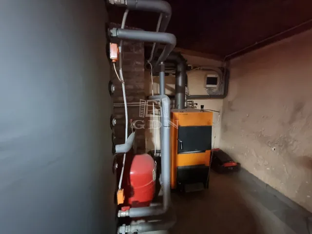 Kiadó ház Székesfehérvár, Maroshegy 180 nm