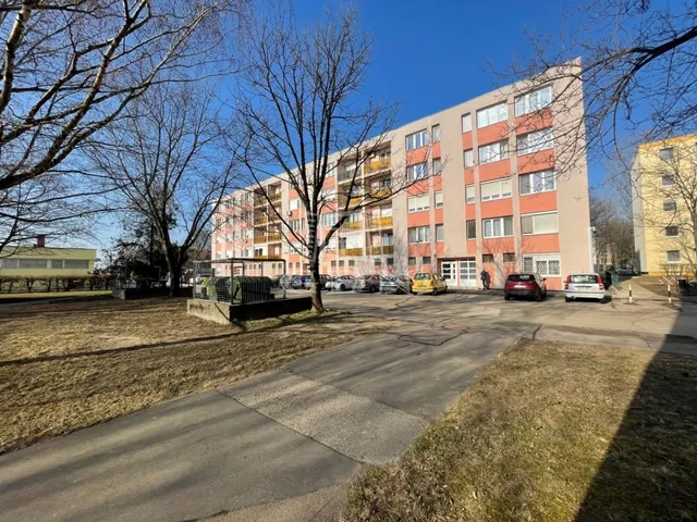 Kiadó lakás Székesfehérvár, Köfém lakótelep 54 nm