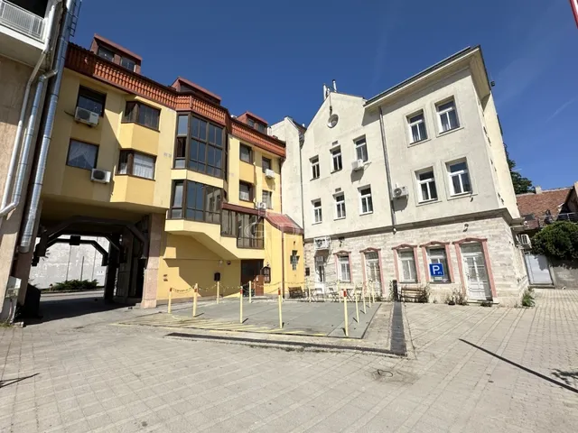 Kiadó lakás Székesfehérvár, Belváros 120 nm