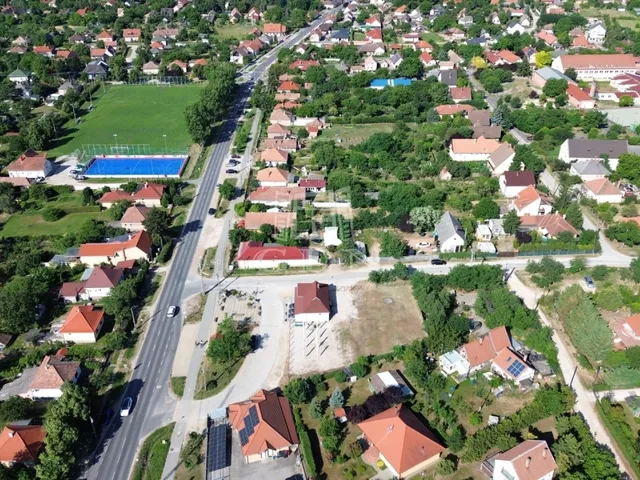 Kiadó kereskedelmi és ipari ingatlan Pákozd 93 nm