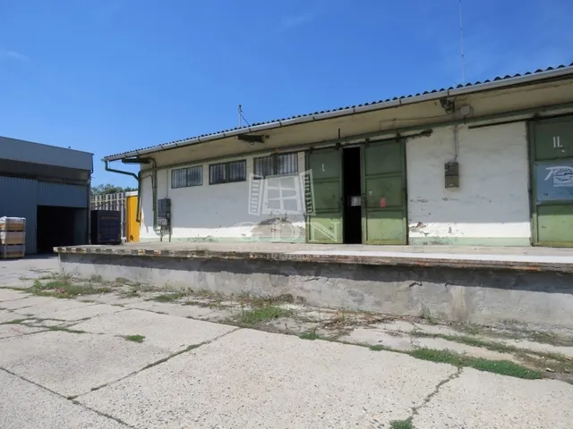 Kiadó kereskedelmi és ipari ingatlan Székesfehérvár 157 nm