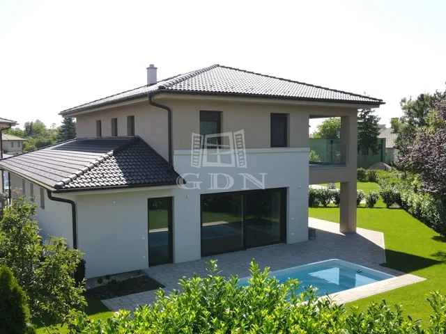 Eladó ház Székesfehérvár, Öreghegy 223 nm