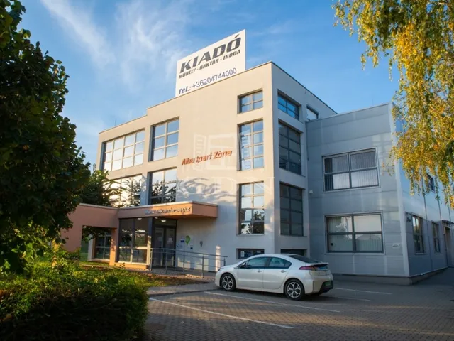 Kiadó kereskedelmi és ipari ingatlan Székesfehérvár 185 nm