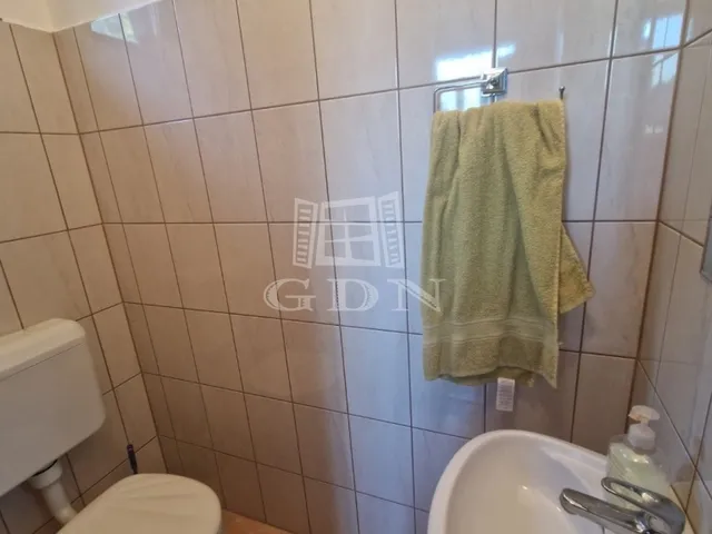 Kiadó kereskedelmi és ipari ingatlan Székesfehérvár, Palotaváros 73 nm
