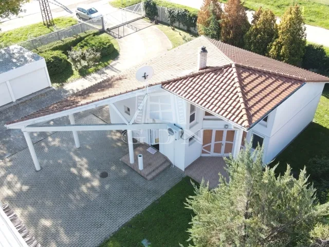 Kiadó ház Székesfehérvár, Feketehegy 104 nm