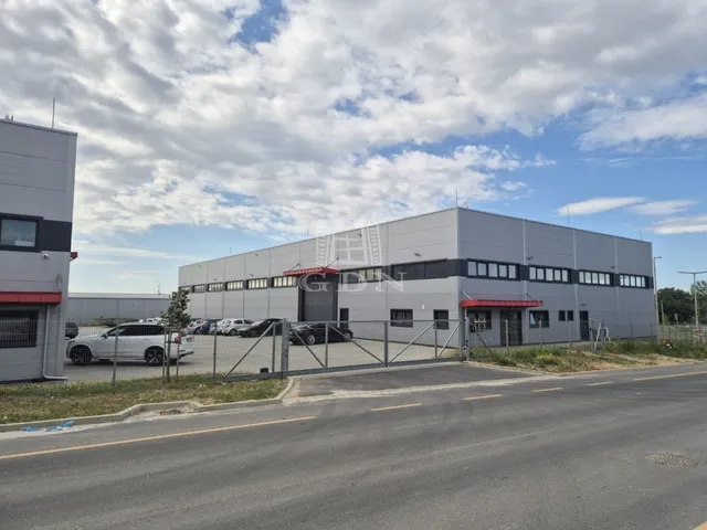 Eladó kereskedelmi és ipari ingatlan Székesfehérvár 1387 nm