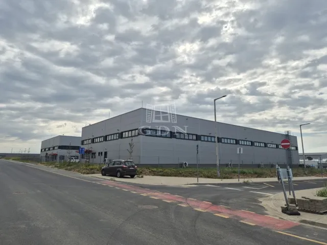 Eladó kereskedelmi és ipari ingatlan Székesfehérvár 1387 nm