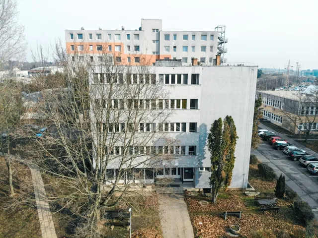Eladó kereskedelmi és ipari ingatlan Székesfehérvár, Köfém lakótelep 1534 nm