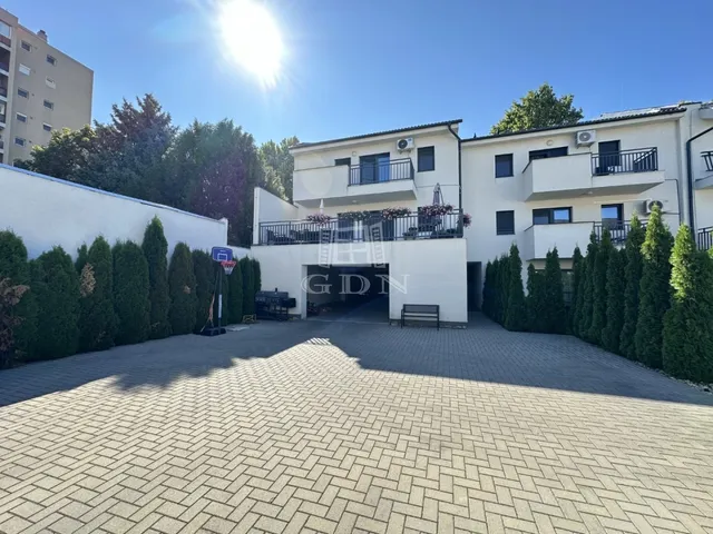 Kiadó lakás Székesfehérvár, Prohászka 68 nm