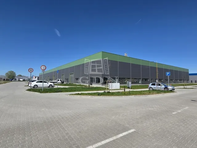 Kiadó kereskedelmi és ipari ingatlan Székesfehérvár 6023 nm