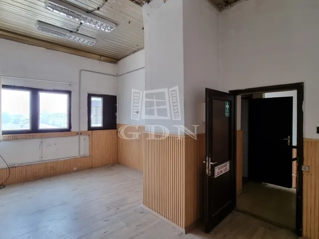 Kiadó kereskedelmi és ipari ingatlan Székesfehérvár, Váralja 570 nm