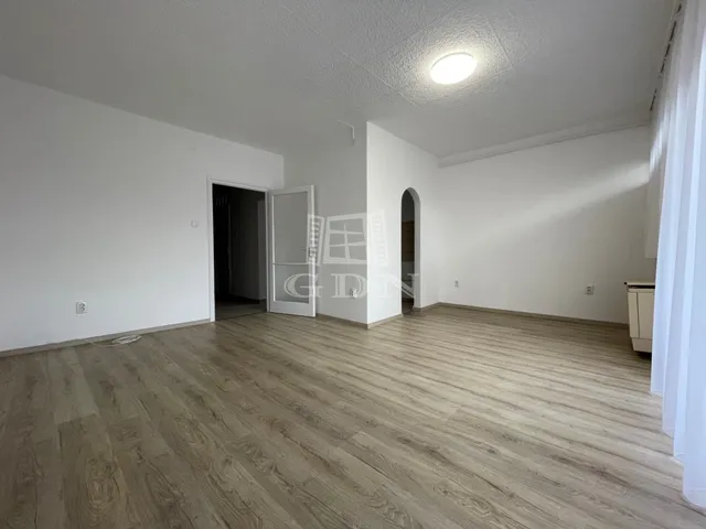 Kiadó lakás Székesfehérvár, Öreghegy 54 nm