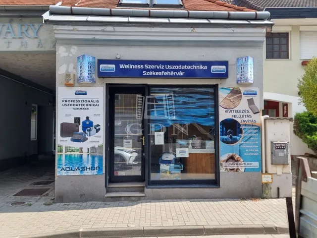 Kiadó kereskedelmi és ipari ingatlan Székesfehérvár, Belváros 53 nm
