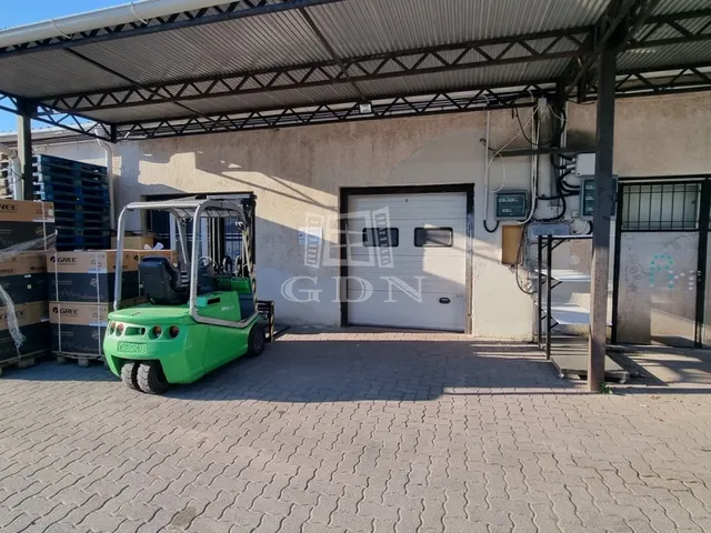 Kiadó kereskedelmi és ipari ingatlan Székesfehérvár 130 nm