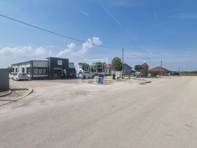 Eladó kereskedelmi és ipari ingatlan Székesfehérvár 589 nm