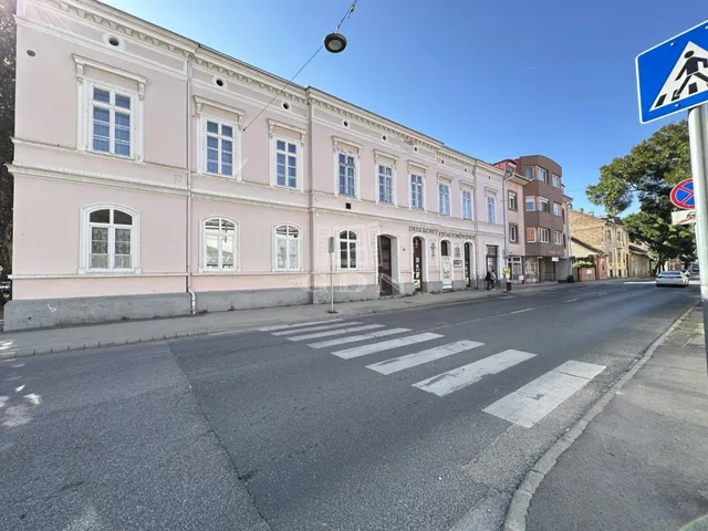 Eladó lakás Székesfehérvár, Belváros 102 nm