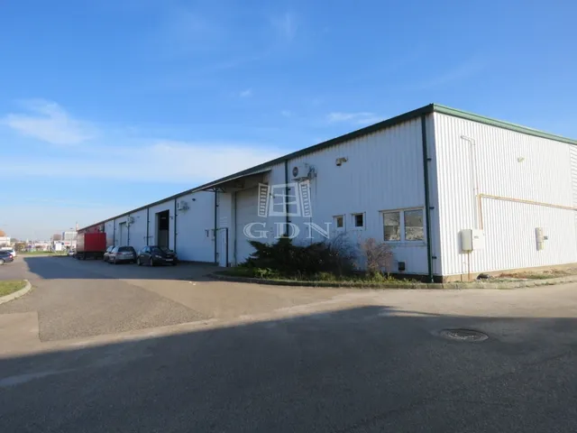 Kiadó kereskedelmi és ipari ingatlan Székesfehérvár 770 nm