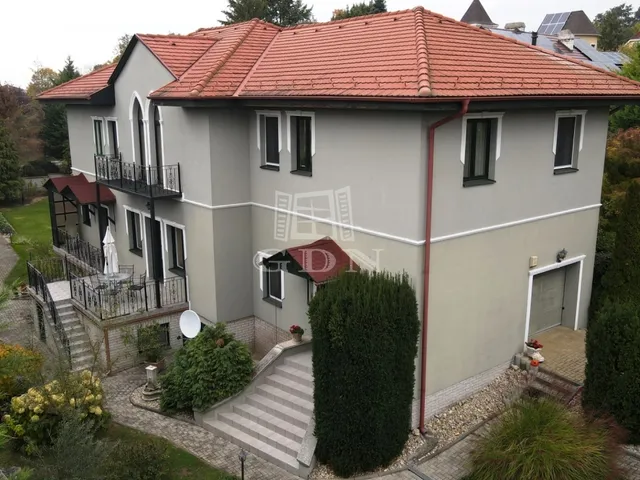 Eladó ház Székesfehérvár, Öreghegy 178 nm