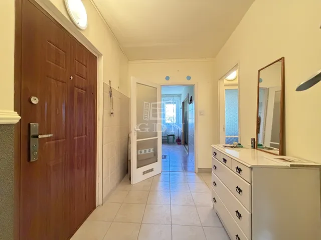 Kiadó lakás Székesfehérvár, Víziváros 54 nm