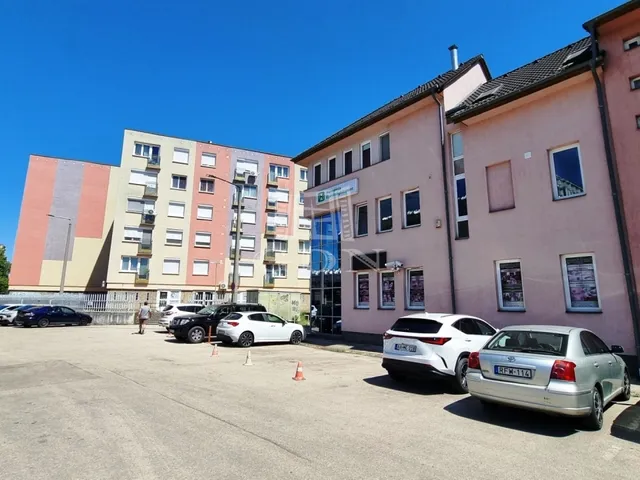 Kiadó kereskedelmi és ipari ingatlan Székesfehérvár, Belváros 70 nm