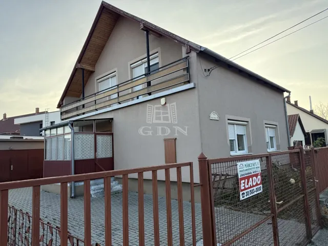 Eladó ház Székesfehérvár, Felsőváros 150 nm