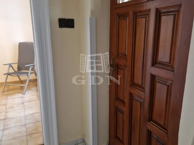 Kiadó kereskedelmi és ipari ingatlan Székesfehérvár, Belváros 50 nm