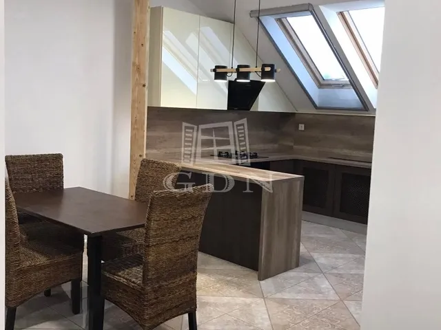 Eladó lakás Székesfehérvár, Öreghegy 71 nm