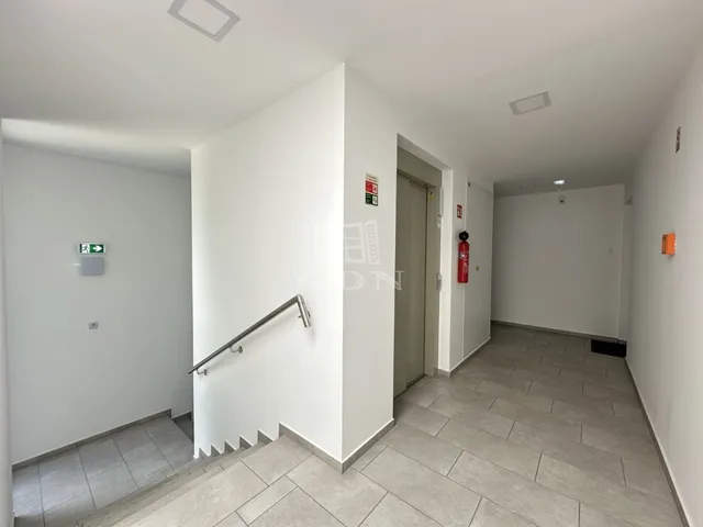 Kiadó lakás Székesfehérvár, Belváros 64 nm