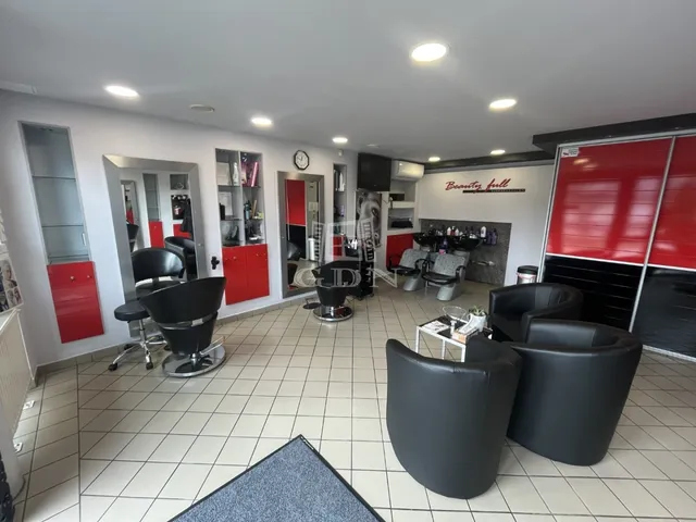 Kiadó kereskedelmi és ipari ingatlan Székesfehérvár, Palotaváros 36 nm