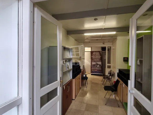 Kiadó kereskedelmi és ipari ingatlan Székesfehérvár 138 nm