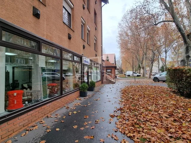 Kiadó kereskedelmi és ipari ingatlan Székesfehérvár 162 nm
